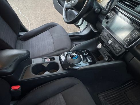 Used 2019 Nissan Leaf SV w/ SV Technology Package image 21