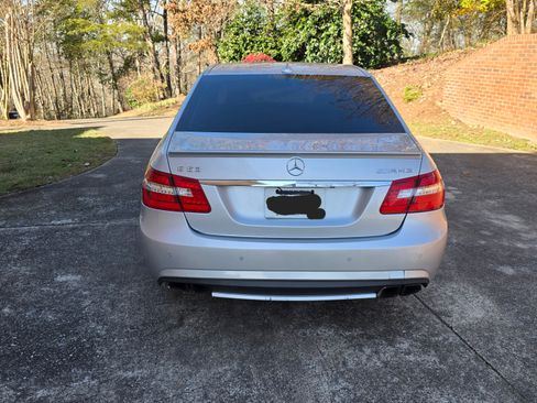 Used 2011 Mercedes-Benz E 63 AMG Sedan image 9