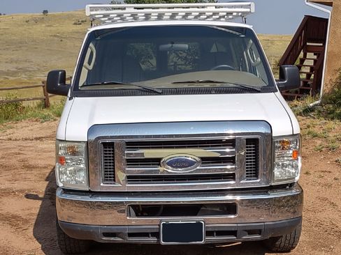 Used 2008 Ford E-350 and Econoline 350 XLT image 1