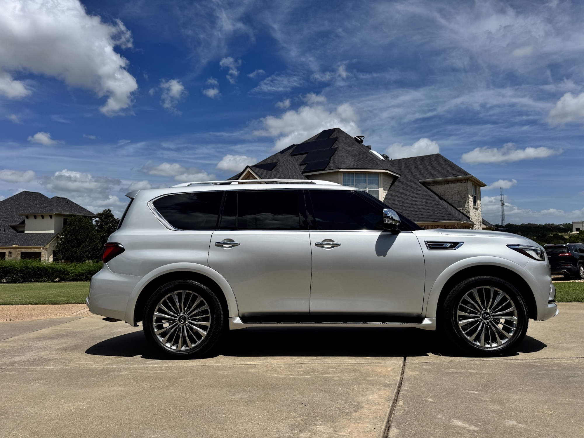 Used 2021 INFINITI QX80 Sensory w/ Cargo Package RWD image 8