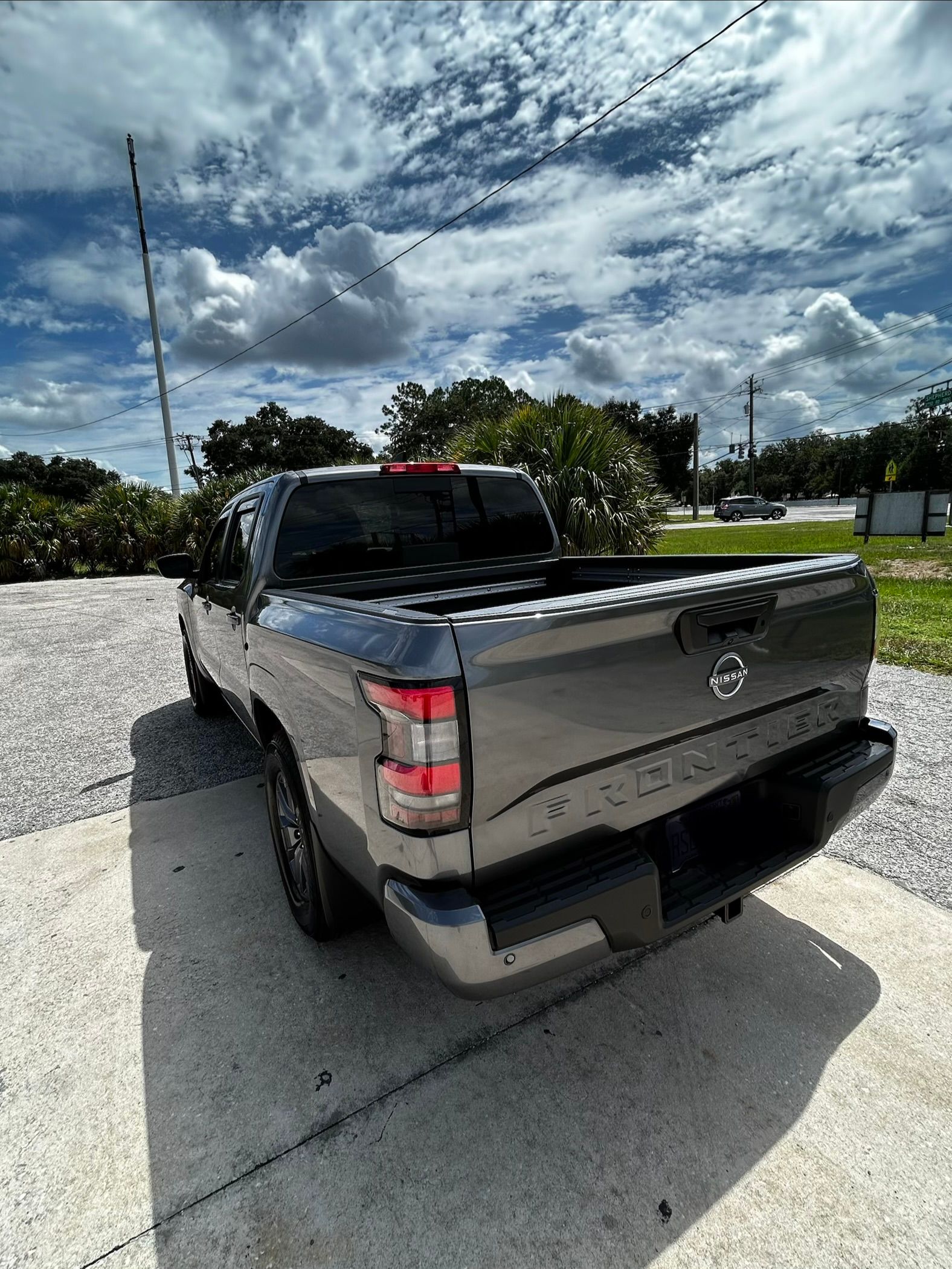 Used 2025 Nissan Frontier SV w/ SV Convenience Package RWD image 8