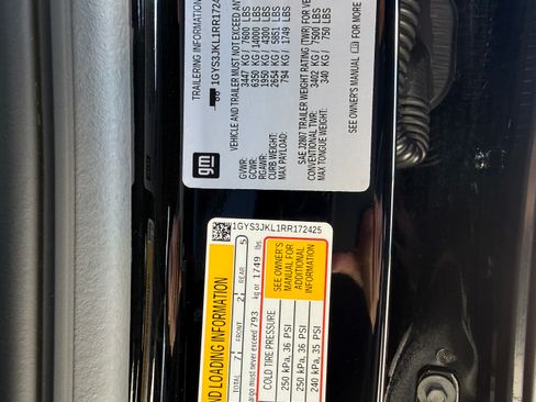 Used 2024 Cadillac Escalade ESV Luxury image 16