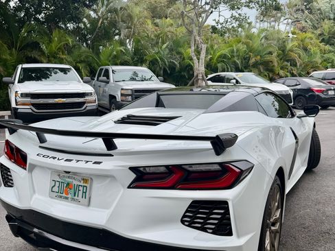 Used 2025 Chevrolet Corvette Stingray Convertible w/ Z51 Performance Package image 5