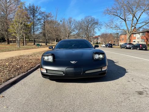 Used 2003 Chevrolet Corvette Z06 w/ Memory Package, 3 Drivers image 2