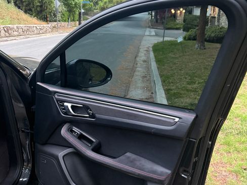 Used 2018 Porsche Macan GTS w/ Premium Package Plus image 20