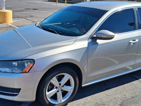 Used 2012 Volkswagen Passat 2.5 SE image 1