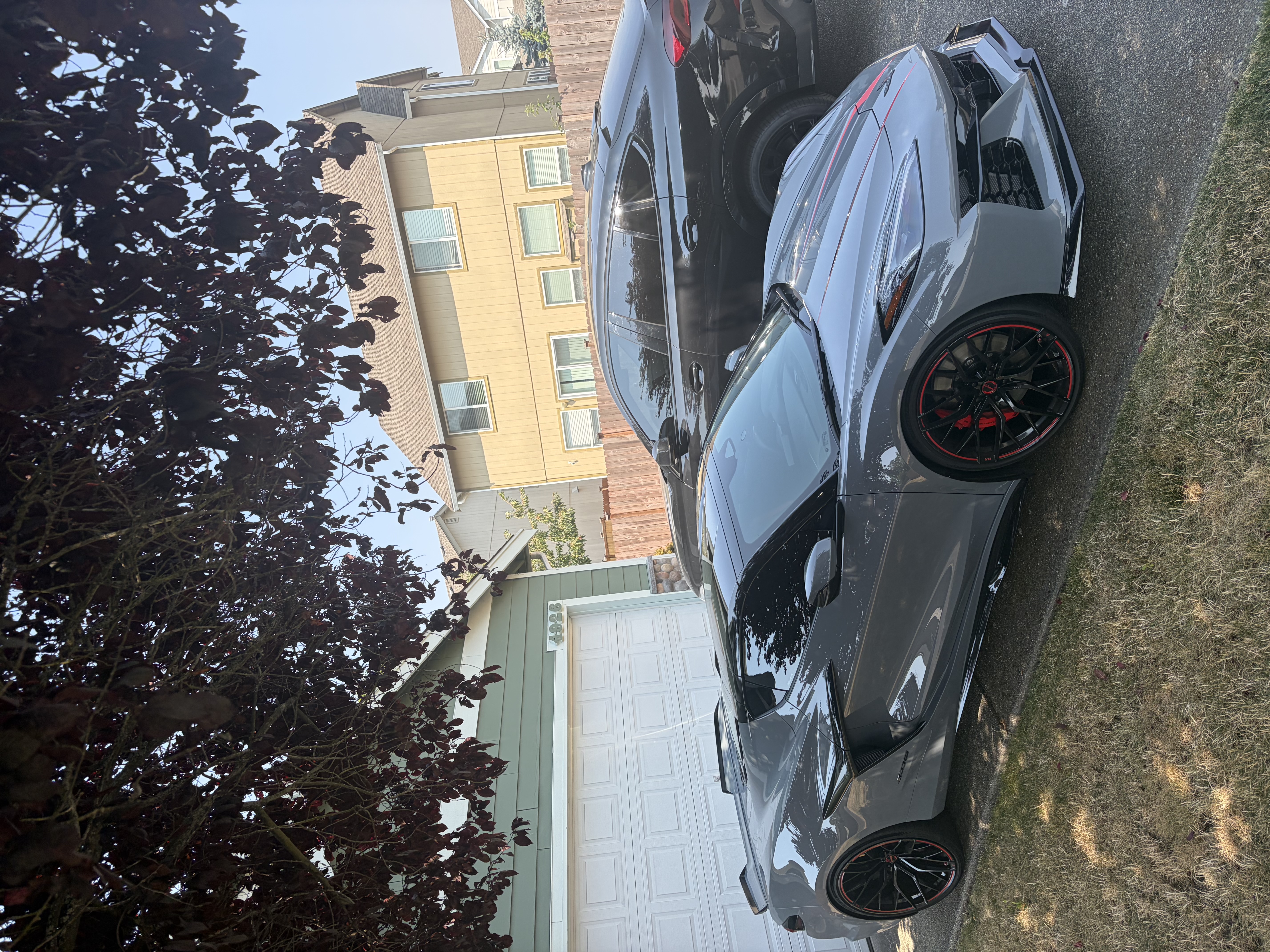 Used 2025 Chevrolet Corvette Z06 RWD image 4