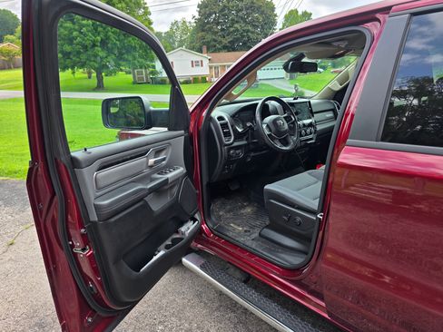 Used 2019 RAM 1500 Big Horn AWD/4WD image 10