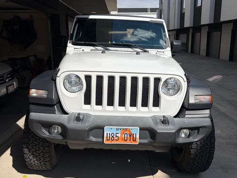 Used 2018 Jeep Wrangler Sport AWD/4WD image 2
