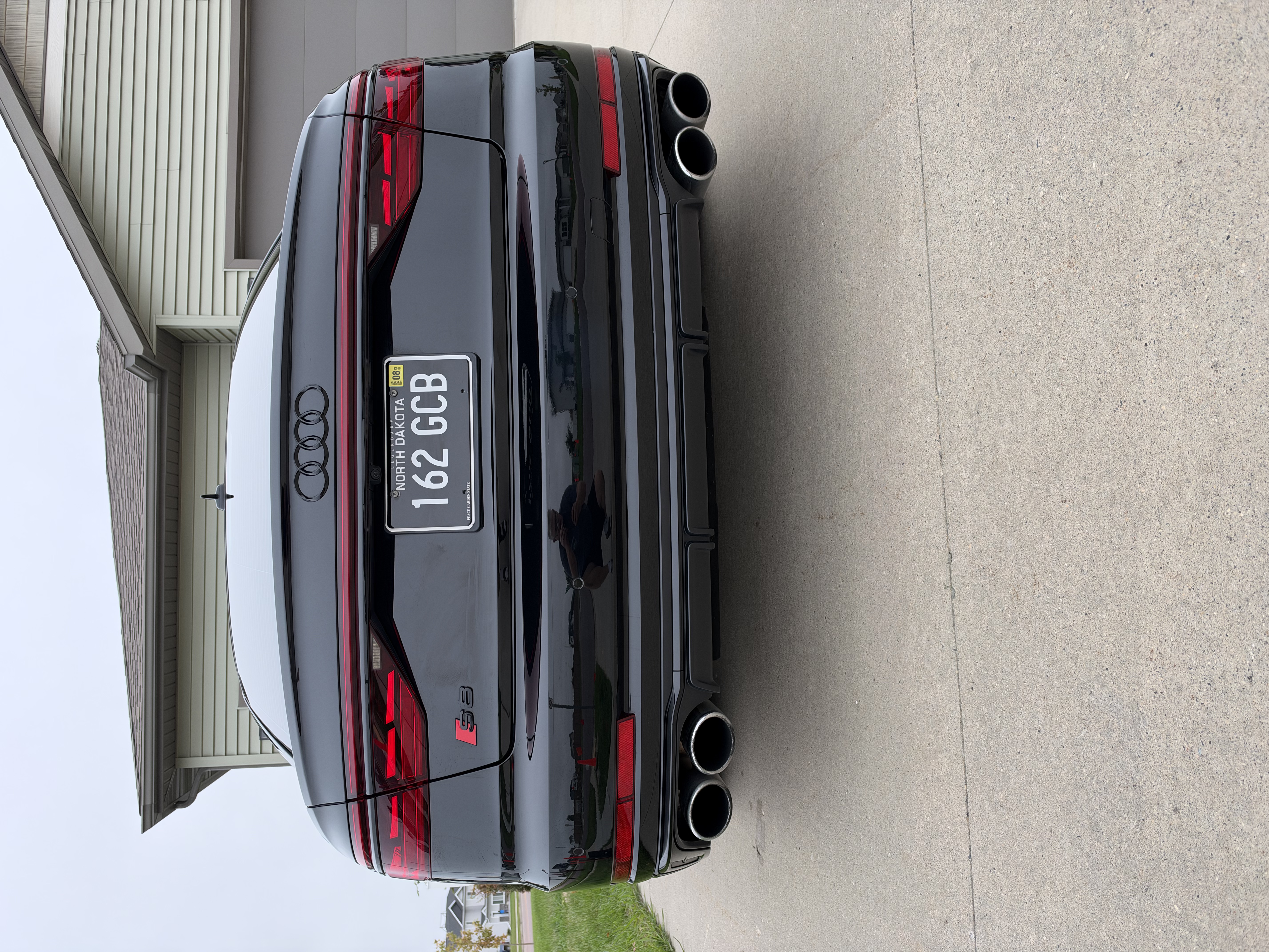 Used 2022 Audi S8 AWD/4WD image 5