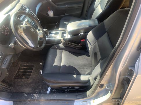 Used 2016 Nissan Altima 2.5 SR w/ LED Appearance Package image 4