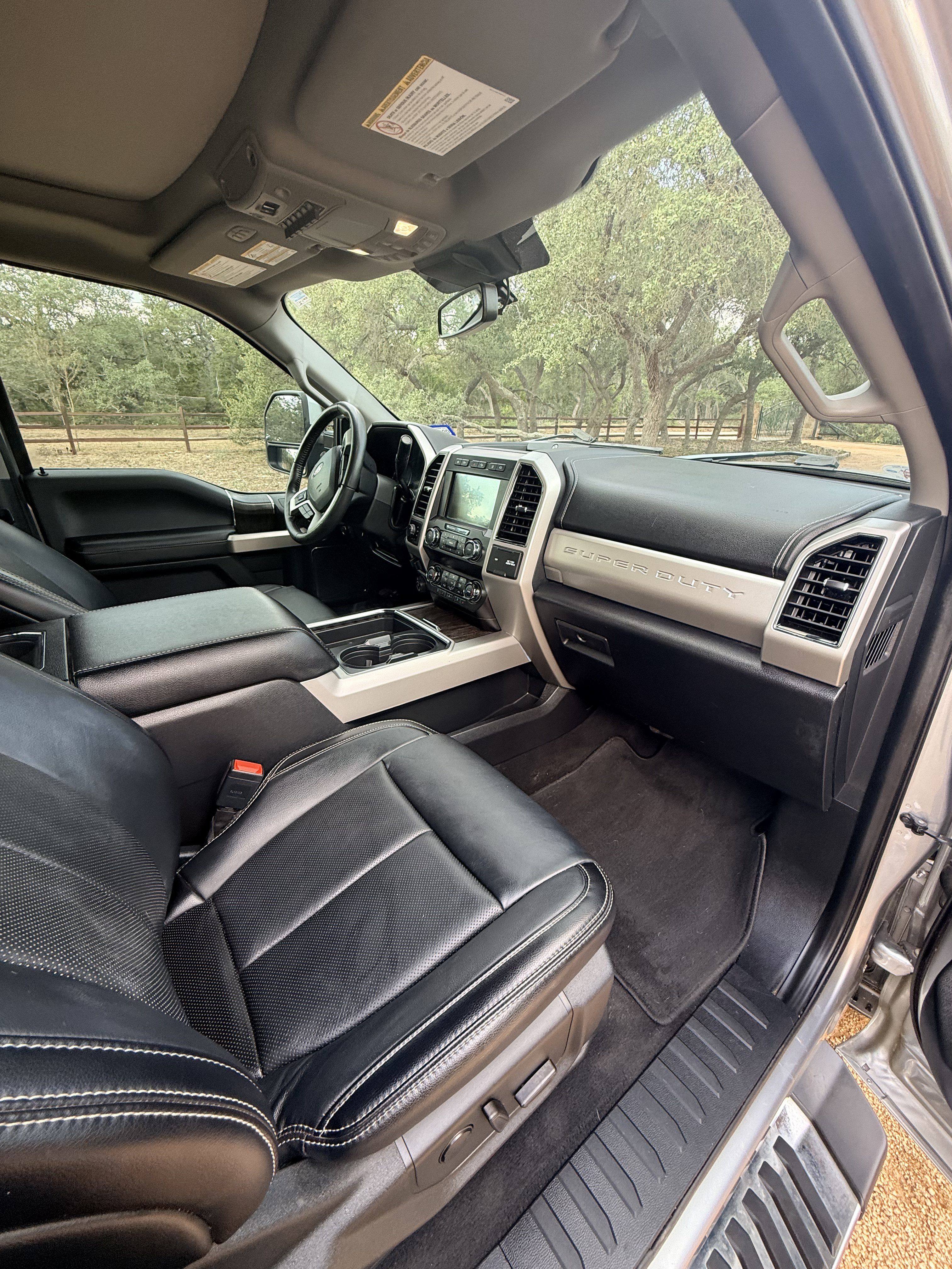 Used 2020 Ford F350 Lariat w/ Lariat Ultimate Package AWD/4WD image 12