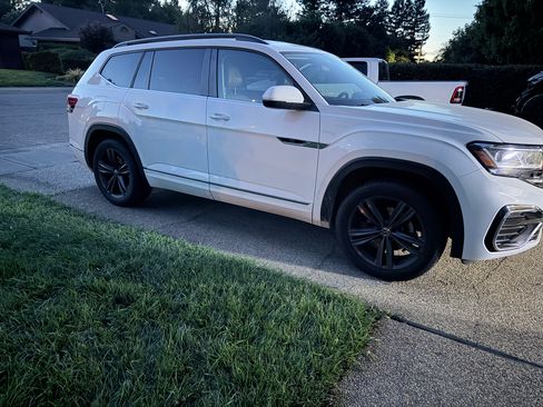 Used 2021 Volkswagen Atlas SE w/ Towing Package AWD/4WD image 1