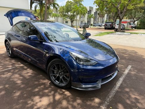 Used 2022 Tesla Model 3 Standard Range image 8
