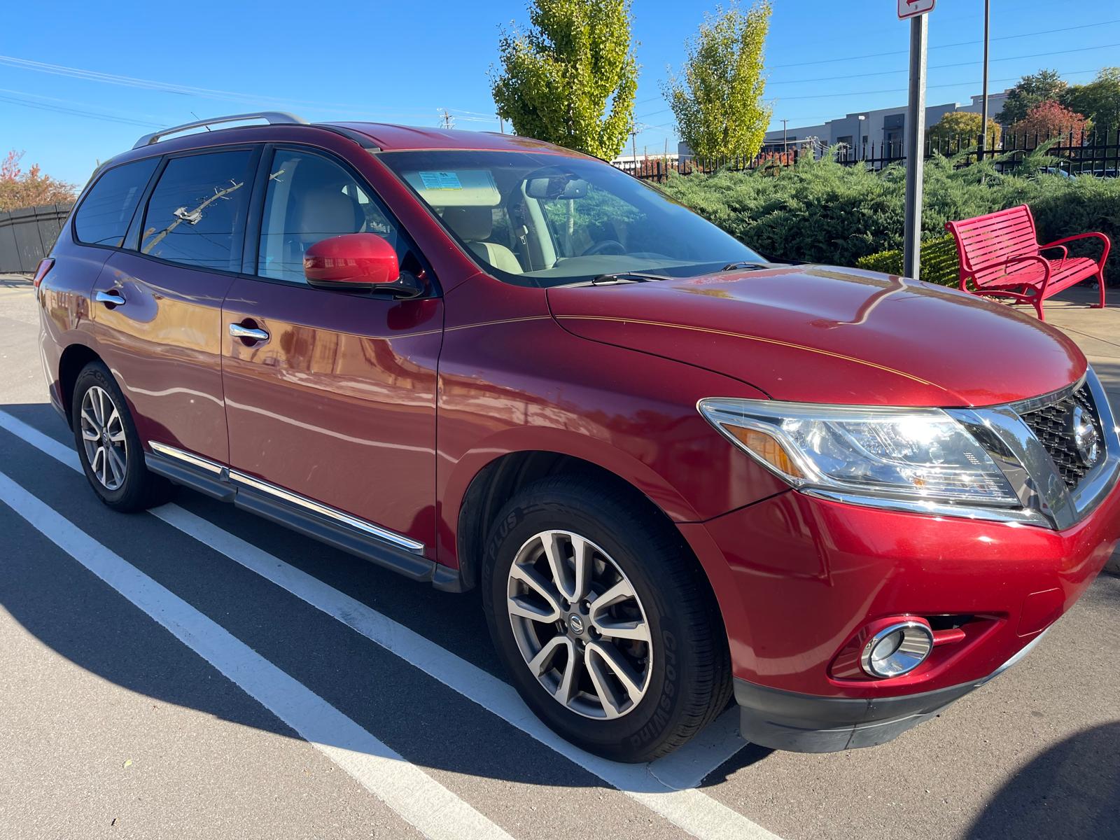 Used 2014 Nissan Pathfinder SL w/ Trailer Tow Package FWD image 2