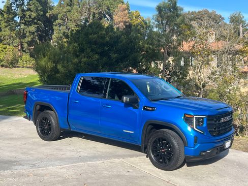 Used 2023 GMC Sierra 1500 Elevation w/ X31 Off-Road Package image 2