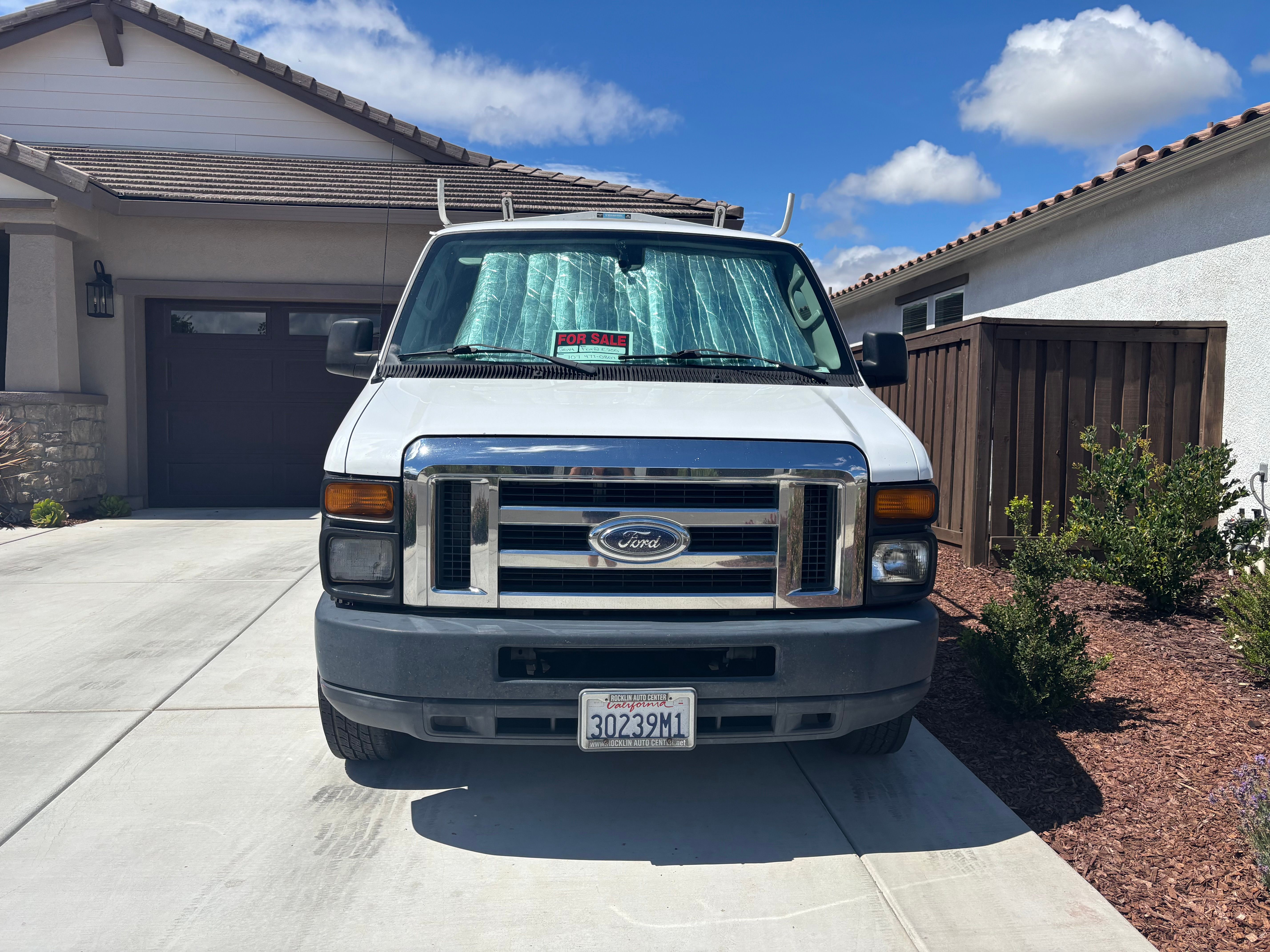 Used 2014 Ford E-250 and Econoline 250 RWD image 2