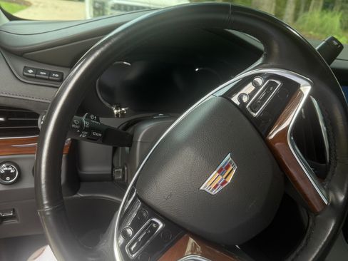 Used 2020 Cadillac Escalade Premium Luxury AWD/4WD image 15