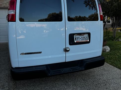 Used 2020 Chevrolet Express 2500 w/ Driver Convenience Package image 9