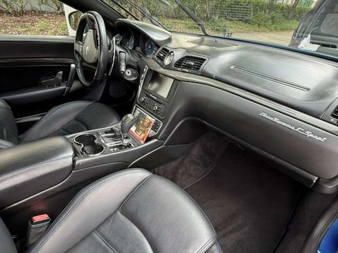 Used 2015 Maserati GranTurismo Sport RWD image 17