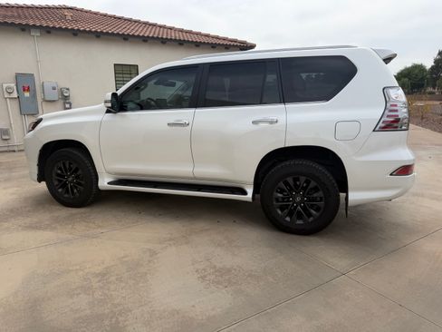 Used 2022 Lexus GX 460 Premium w/ Premium Package AWD/4WD image 5
