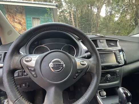 Used 2018 Nissan Sentra SV w/ Premium Package (P01) image 8