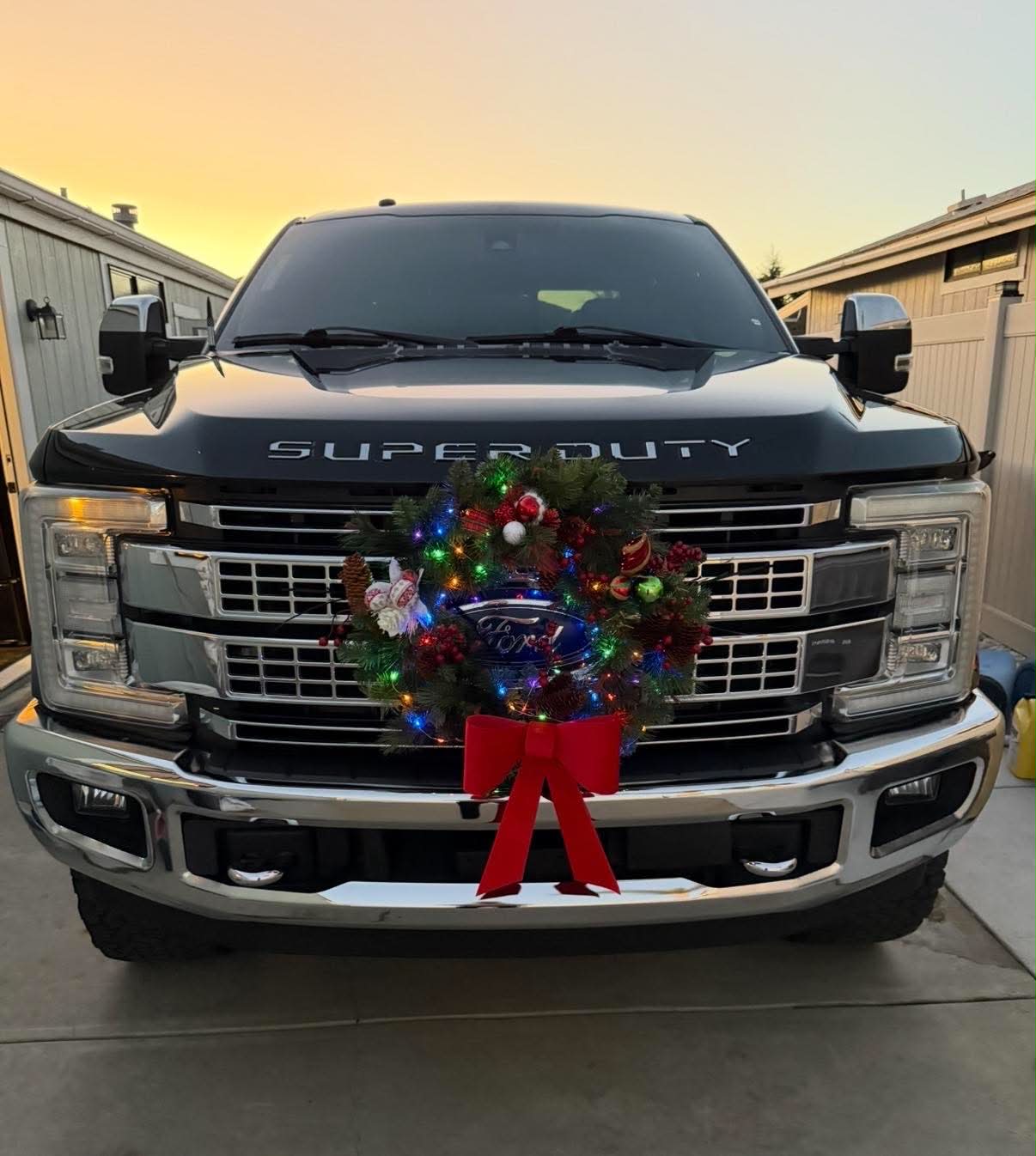 Used 2017 Ford F350 Platinum w/ Platinum Ultimate Package AWD/4WD image 2