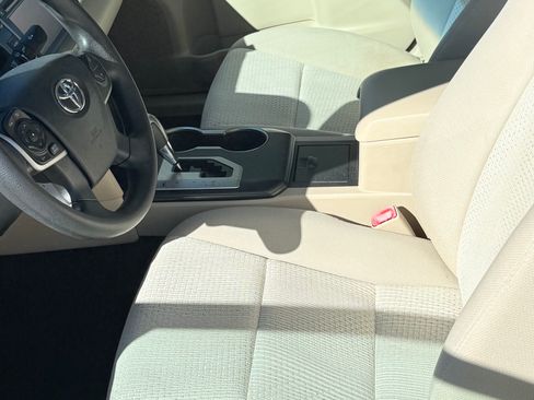 Used 2013 Toyota Camry LE image 11