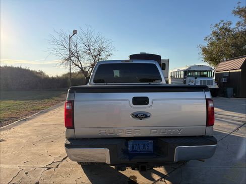 Used 2015 Ford F350 XLT w/ XLT Interior Package image 6