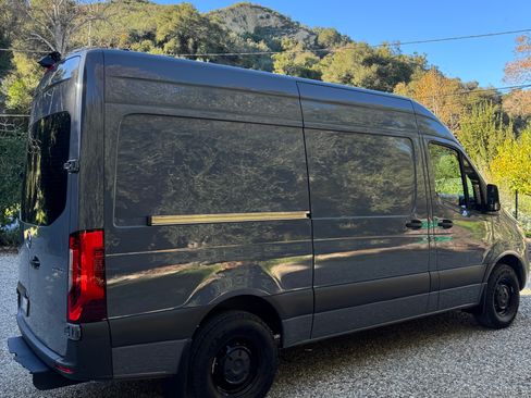 Used 2020 Mercedes-Benz Sprinter 2500 image 5