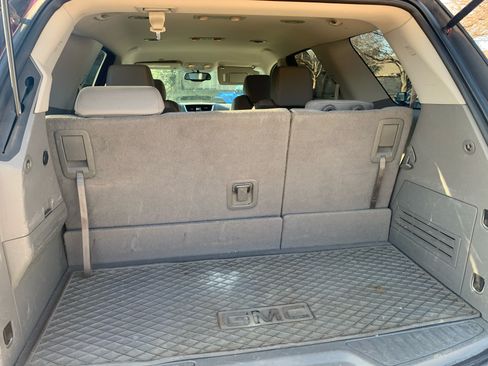 Used 2014 GMC Acadia SLE image 2