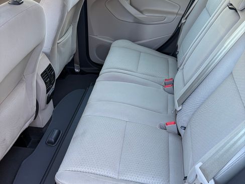 Used 2017 Ford C-MAX SE w/ Equipment Group 201A FWD image 13