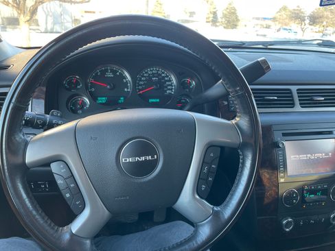 Used 2013 GMC Yukon Denali image 6