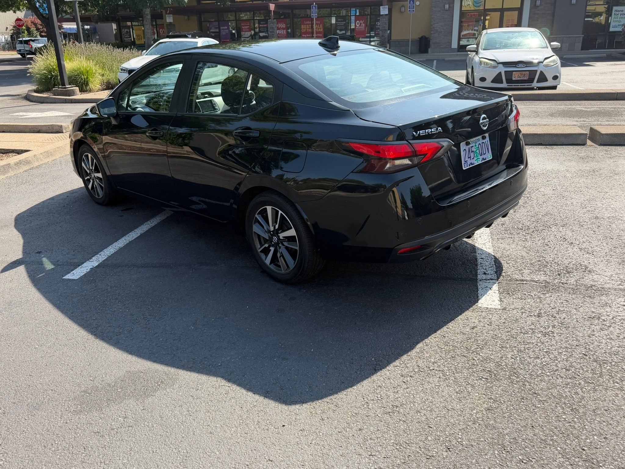 Used 2021 Nissan Versa SV FWD image 12