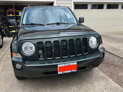 Used 2010 Jeep Patriot Sport FWD image 6