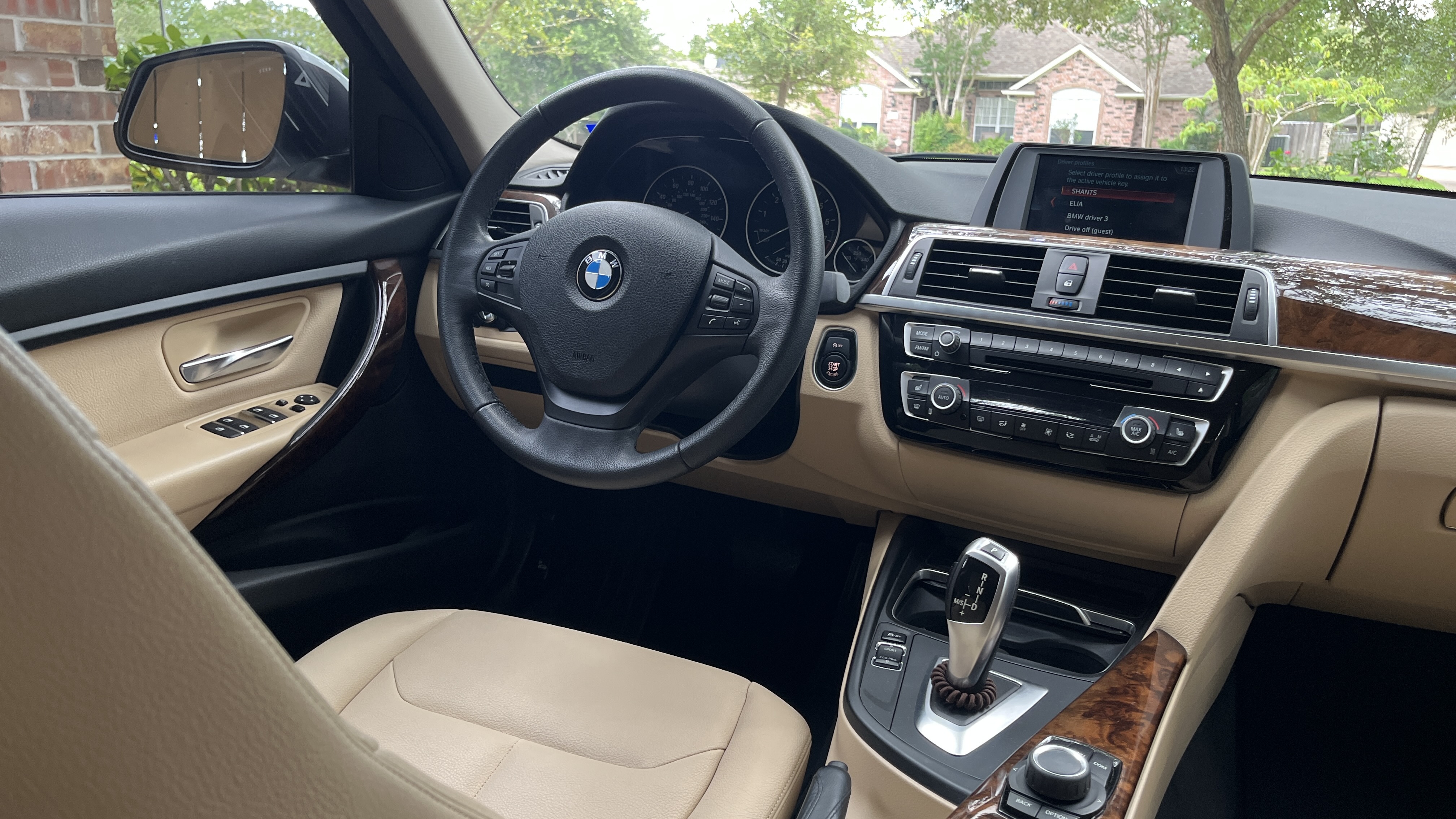 Used 2018 BMW 320i Sedan w/ Convenience Package RWD image 11
