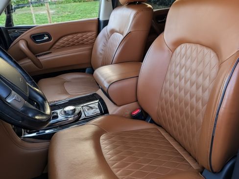 Used 2018 INFINITI QX80 4WD w/ Deluxe Technology Package image 10