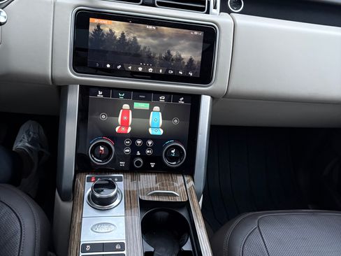 Used 2019 Land Rover Range Rover Supercharged image 12