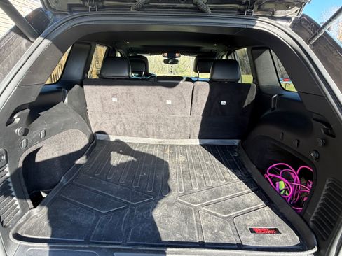 Used 2020 Jeep Grand Cherokee Altitude image 15