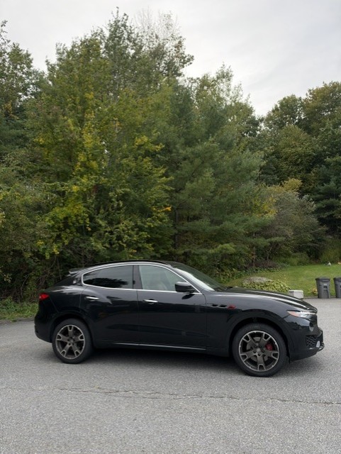 Used 2017 Maserati Levante w/ Sport Package AWD/4WD image 8