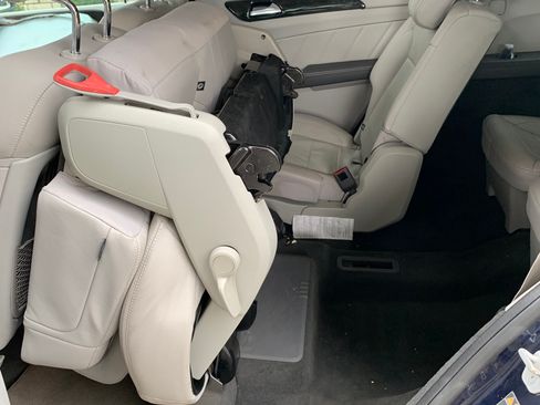 Used 2015 Mercedes-Benz GL 450 4MATIC image 12