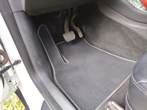 Used 2020 Tesla Model Y Long Range image 15