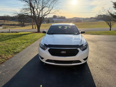 Used 2014 Ford Taurus SHO w/ Equipment Group 401A image 4