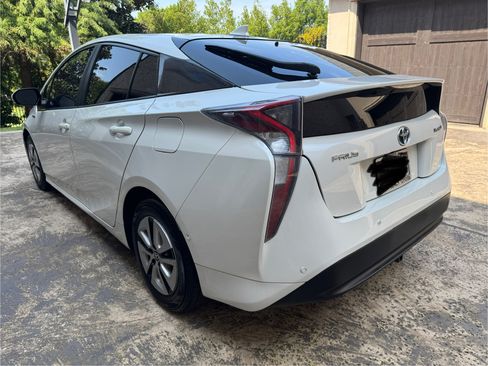 Used 2017 Toyota Prius Two image 8