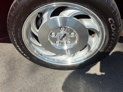 Used 1994 Chevrolet Corvette Convertible RWD image 9