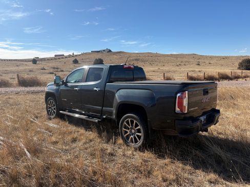 Used 2017 GMC Canyon Denali image 17