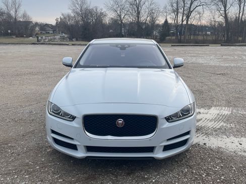 Used 2017 Jaguar XE First Edition image 8