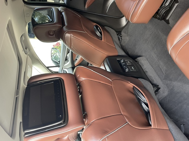 Used 2018 Buick Enclave Avenir w/ Avenir Technology Package AWD/4WD image 6
