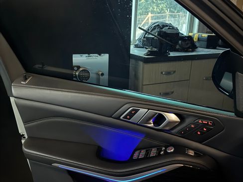 Used 2023 BMW X7 xDrive40i w/ Executive Package image 21