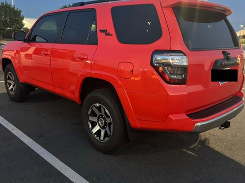 Used 2024 Toyota 4Runner TRD Off-Road Premium w/ Moonroof Package AWD/4WD image 4